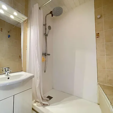 公寓 Climatise Au Lavandou Avec Parking, Terrasse Ensoleillee Pour 4 - Fr-1-308-198